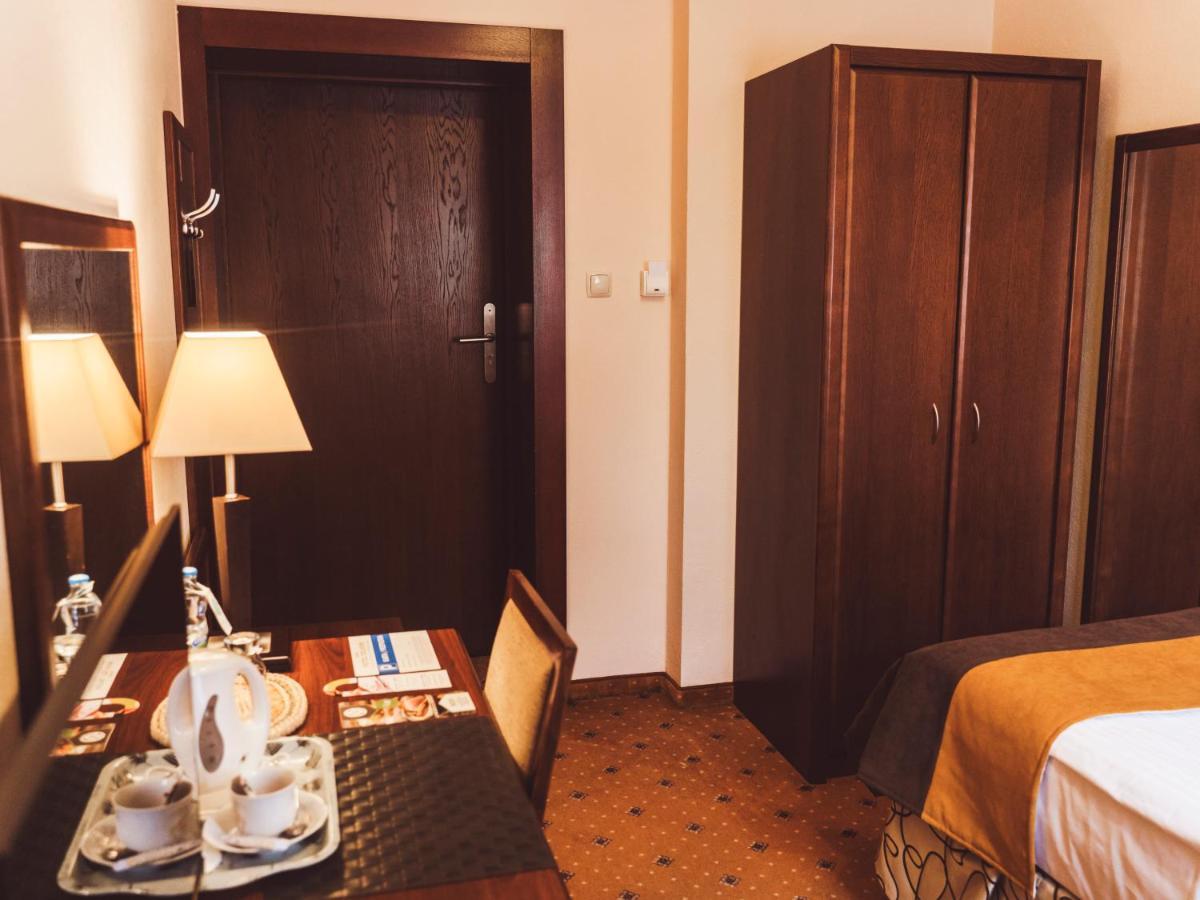 Hotel Osjann Biala Podlaska Bagian luar foto