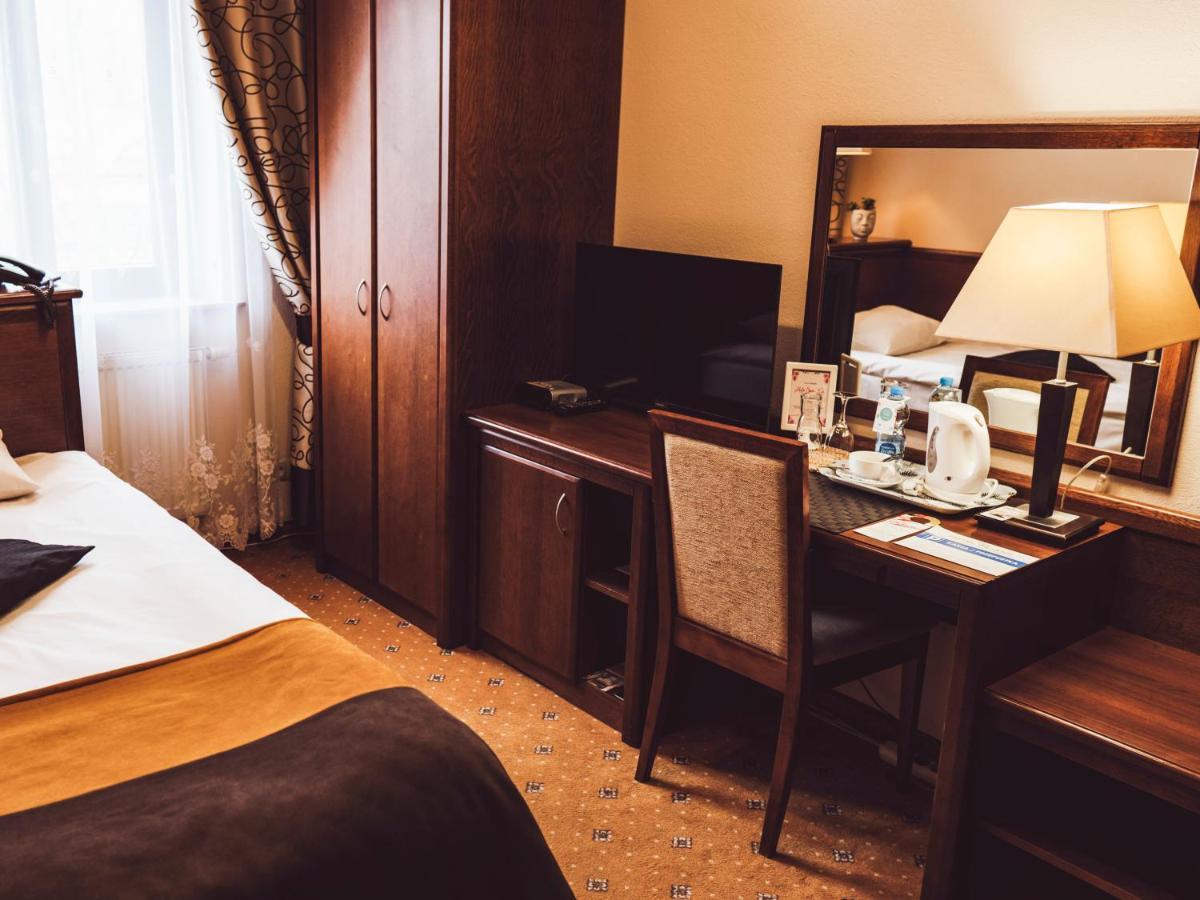 Hotel Osjann Biala Podlaska Bagian luar foto