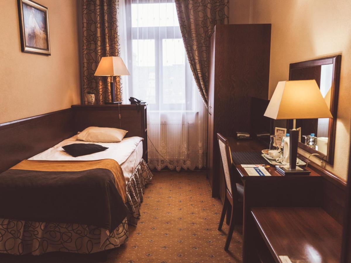Hotel Osjann Biala Podlaska Bagian luar foto